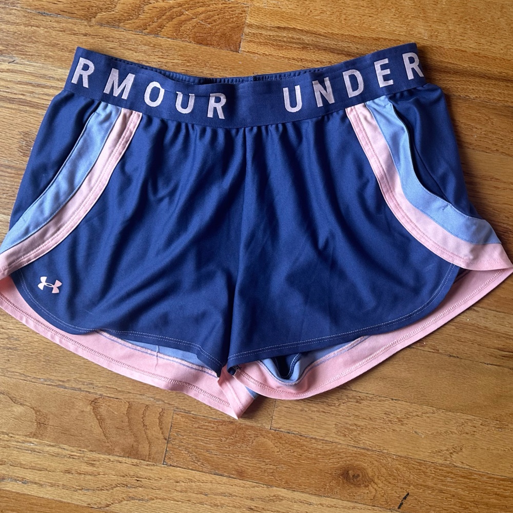 Women’s Under Armour Shorts- Size Large